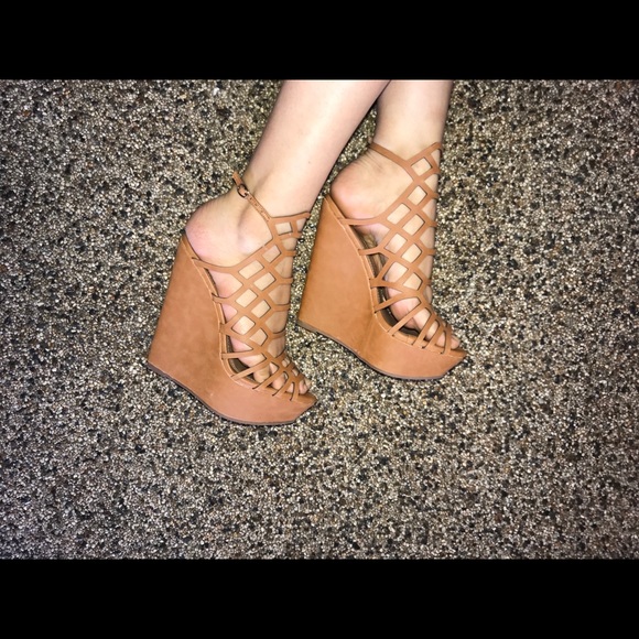 Shoes - 6 inch Brown/Tan Wedges